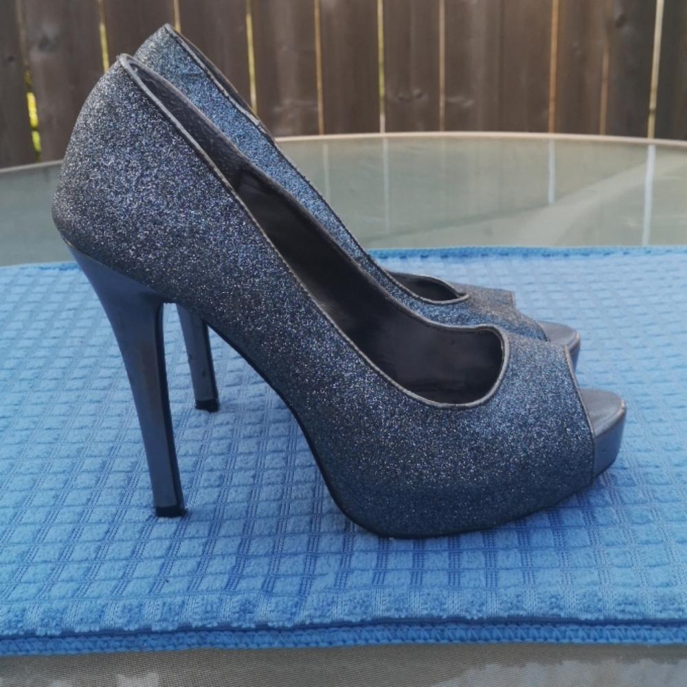 Shoes - Picture 2 of 2